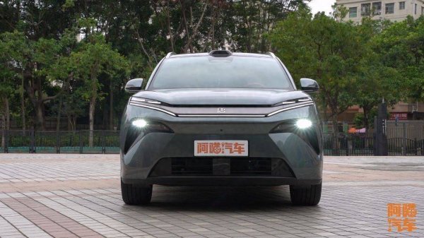 中国配资网 出了事比亚迪负责，比亚迪为智能泊车兜底，其他车企会跟吗？